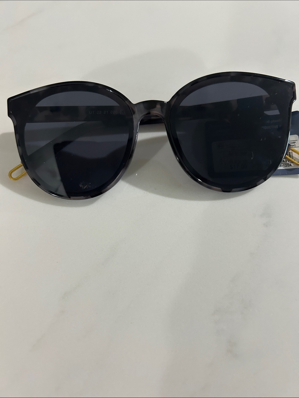 Universal Thread Black Round Women’s Sunglasses